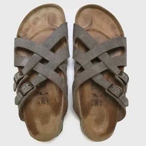 Birkenstocks • size 9 • “CALAIS” mocha